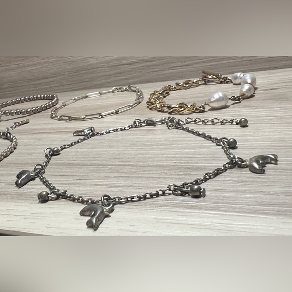 Lot Of Trendy Assorted Mixed Metals Silver & Gold Tone Bracelets - Picture 5 of 6